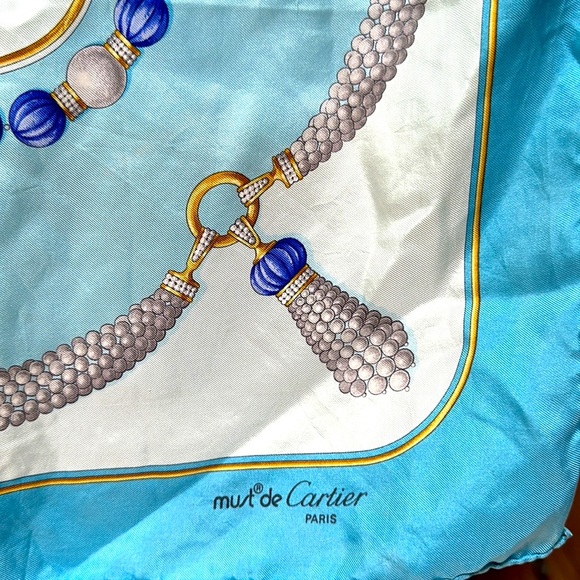 🎉HP🎉Vintage Cartier Scarf - Picture 2 of 8